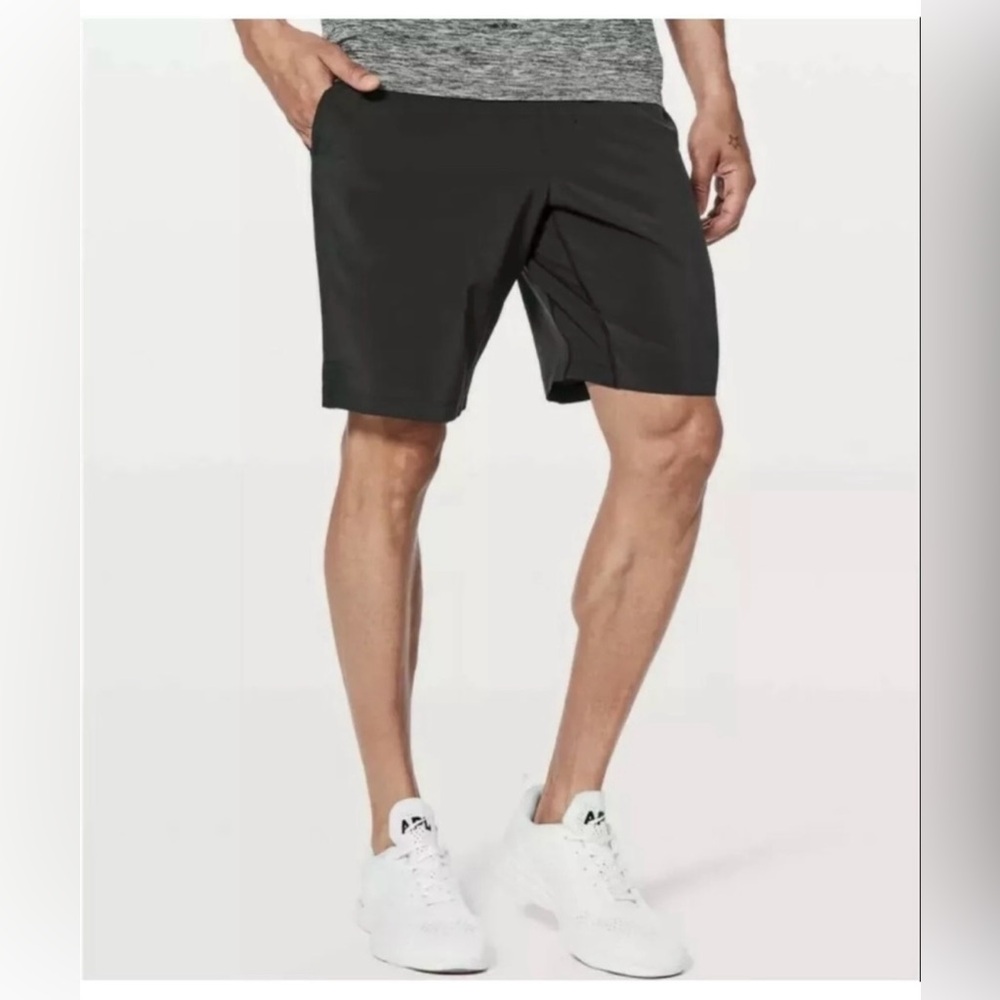 Lululemon Men’s T.H.E. Shorts 9” Inseam Lined Performance Stretch Size M